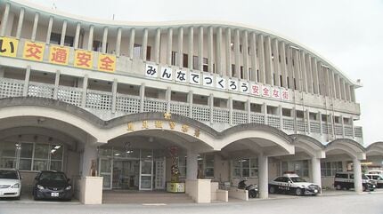 小学校の敷地内で中学生を竹刀で殴ったとして　有銘満　(61)逮捕